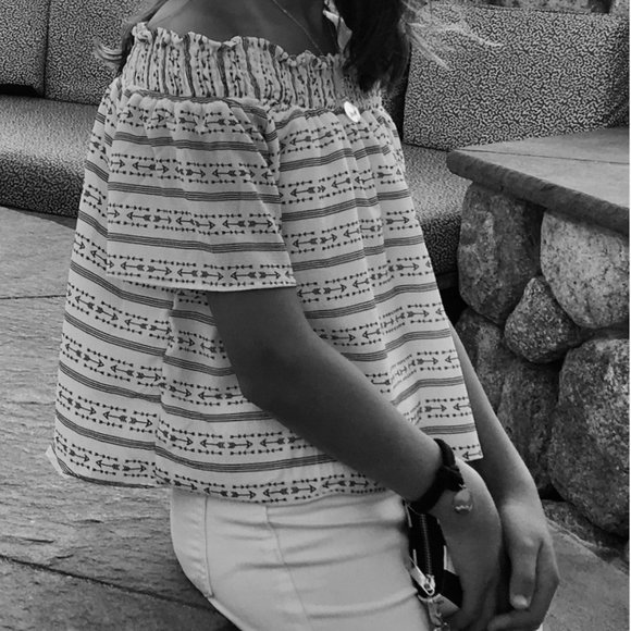 Flutter Sleeve Stripes & Arrows Top - Picture 12 of 12